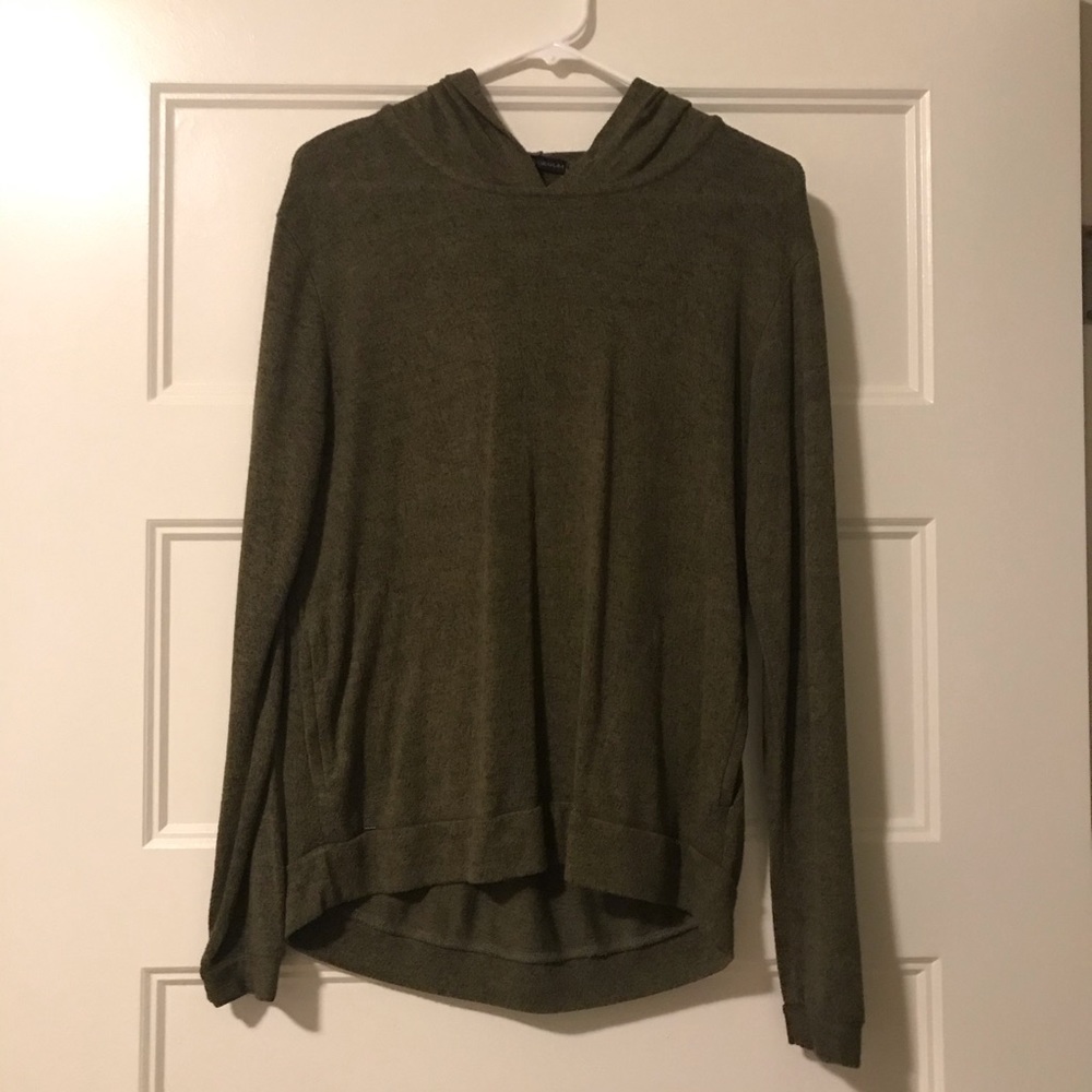 Dark green hooded sweater with pockets